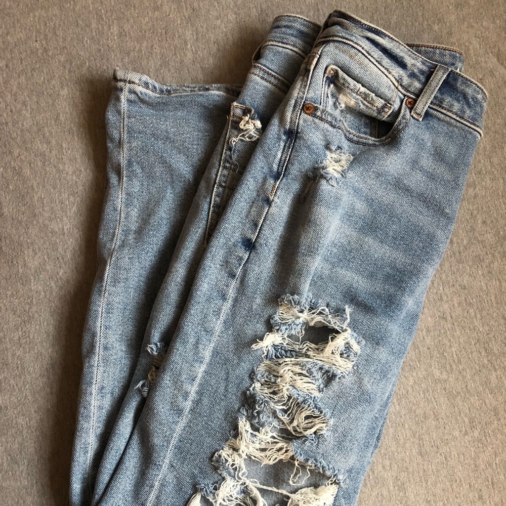 American Eagle High Waisted Mom Jeans